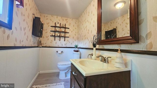 168 COLONIAL DR, Warminster, PA 18974