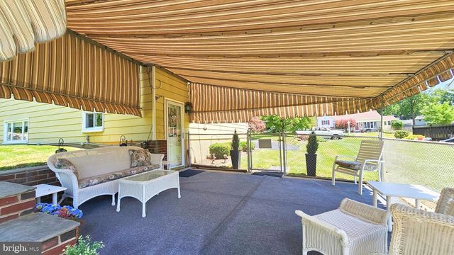 168 COLONIAL DR, Warminster, PA 18974
