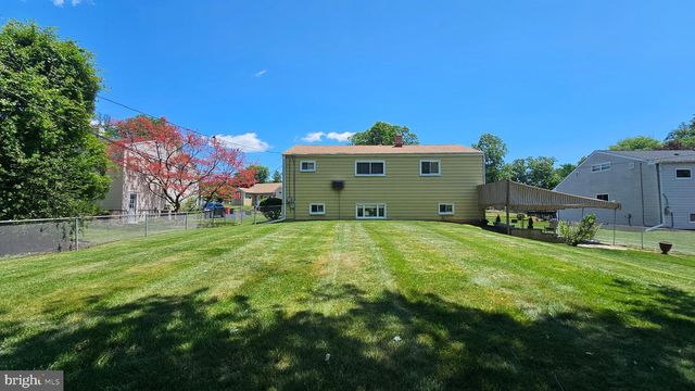 168 COLONIAL DR, Warminster, PA 18974