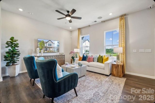 21209 Lake Run Drive, Charlotte, NC 28278