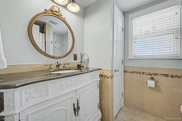 323 E Liberty Street, South Lyon, MI 48178