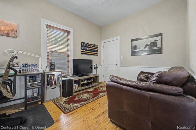 323 E Liberty Street, South Lyon, MI 48178