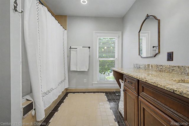 323 E Liberty Street, South Lyon, MI 48178