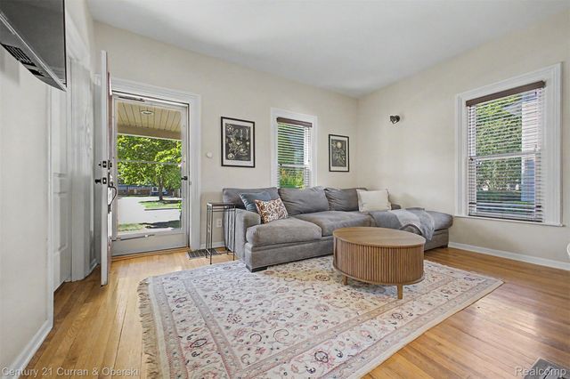 323 E Liberty Street, South Lyon, MI 48178