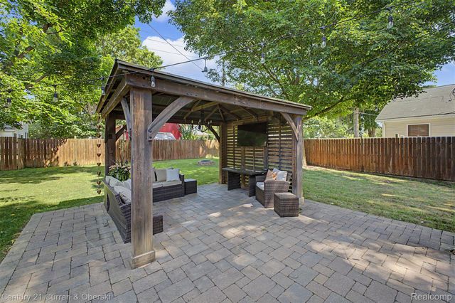 323 E Liberty Street, South Lyon, MI 48178