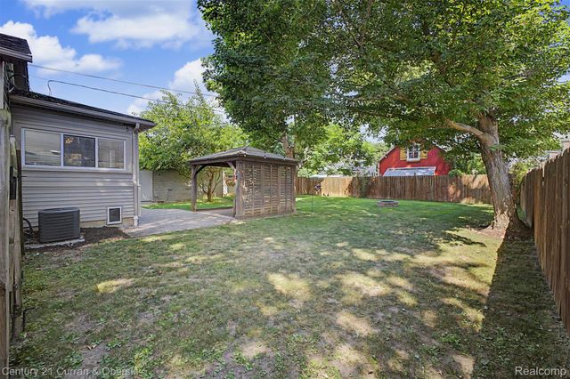 323 E Liberty Street, South Lyon, MI 48178