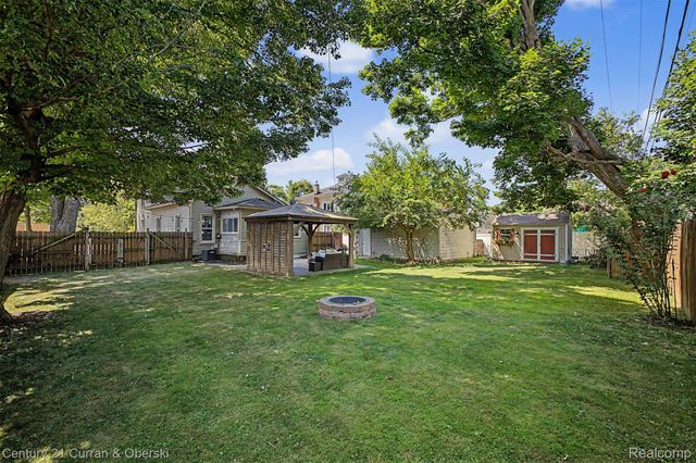 323 E Liberty Street, South Lyon, MI 48178