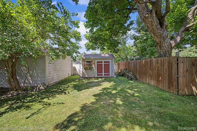 323 E Liberty Street, South Lyon, MI 48178