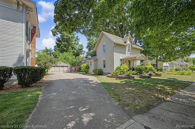 323 E Liberty Street, South Lyon, MI 48178