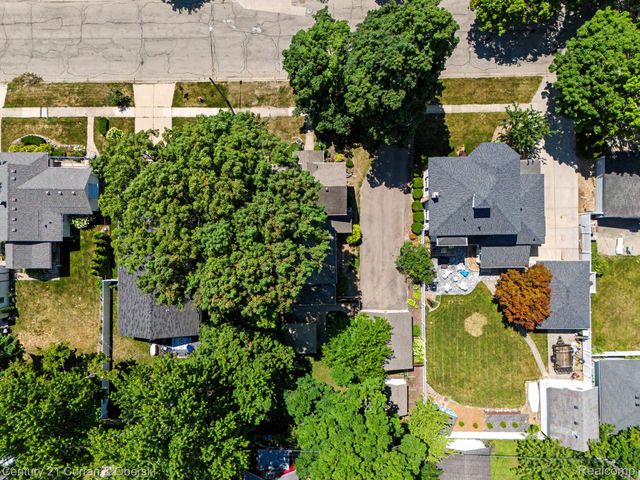 323 E Liberty Street, South Lyon, MI 48178
