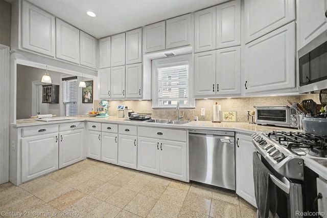 323 E Liberty Street, South Lyon, MI 48178