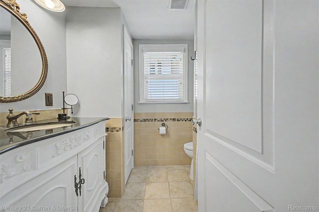 323 E Liberty Street, South Lyon, MI 48178