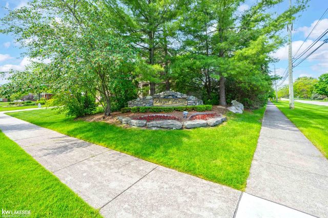 54213 Flamingo Drive, Utica, MI 48315