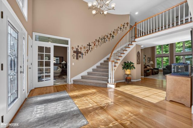 54213 Flamingo Drive, Utica, MI 48315