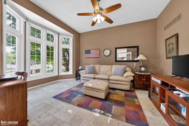 54213 Flamingo Drive, Utica, MI 48315