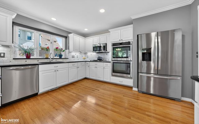 54213 Flamingo Drive, Utica, MI 48315