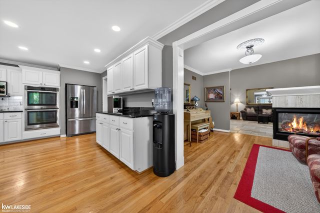 54213 Flamingo Drive, Utica, MI 48315