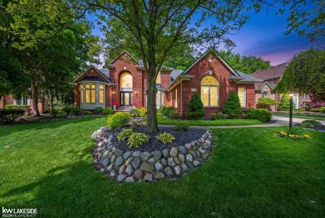 54213 Flamingo Drive, Utica, MI 48315