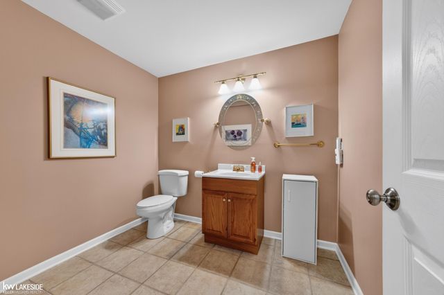 54213 Flamingo Drive, Utica, MI 48315