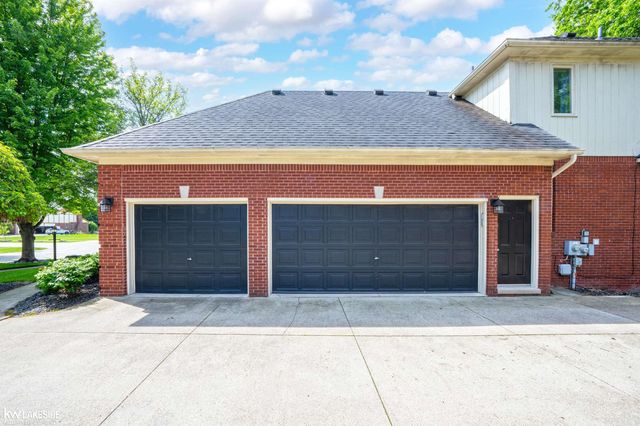 54213 Flamingo Drive, Utica, MI 48315