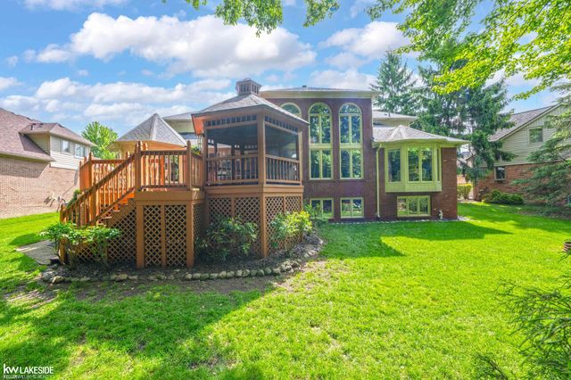54213 Flamingo Drive, Utica, MI 48315
