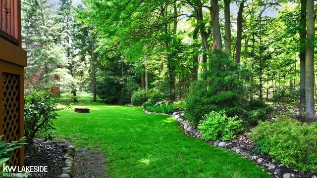 54213 Flamingo Drive, Utica, MI 48315