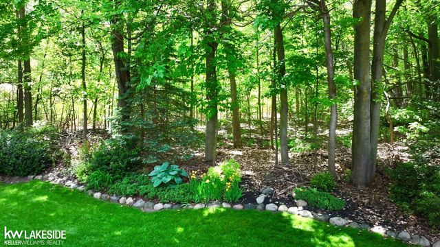 54213 Flamingo Drive, Utica, MI 48315