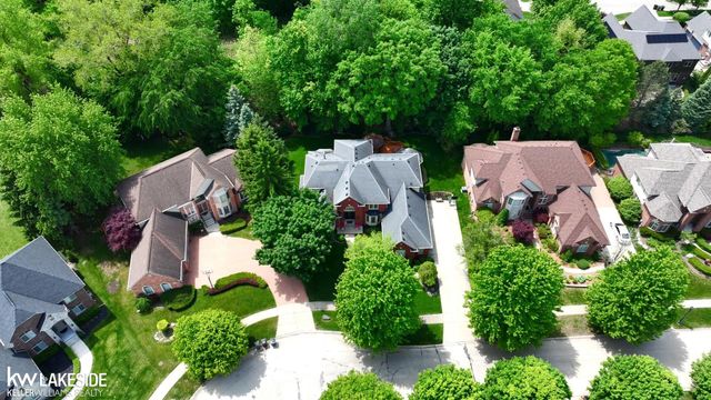 54213 Flamingo Drive, Utica, MI 48315