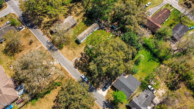 Nhn Pearl Avenue, Moss Point, MS 39563