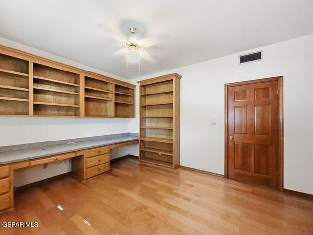 1092 THUNDERBIRD Drive, El Paso, TX 79912