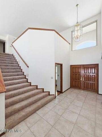 1092 THUNDERBIRD Drive, El Paso, TX 79912