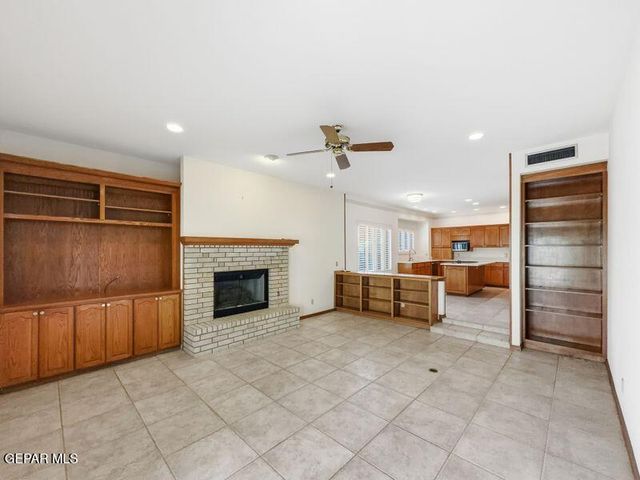 1092 THUNDERBIRD Drive, El Paso, TX 79912