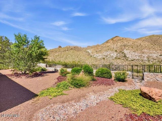 1092 THUNDERBIRD Drive, El Paso, TX 79912