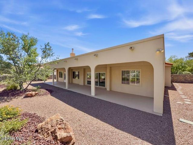 1092 THUNDERBIRD Drive, El Paso, TX 79912