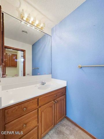 1092 THUNDERBIRD Drive, El Paso, TX 79912