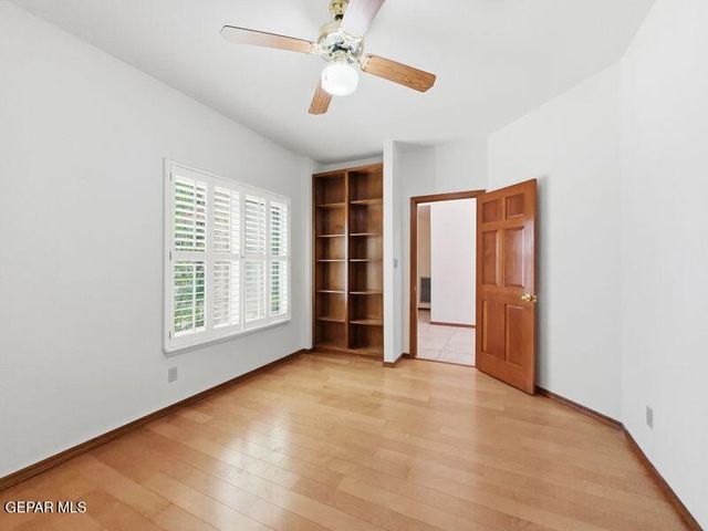 1092 THUNDERBIRD Drive, El Paso, TX 79912