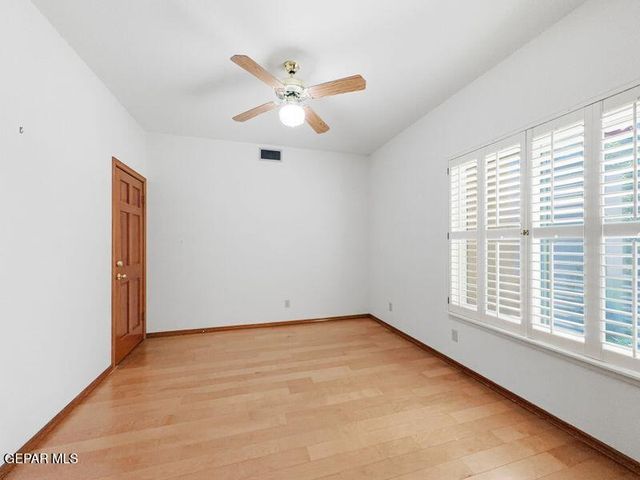 1092 THUNDERBIRD Drive, El Paso, TX 79912
