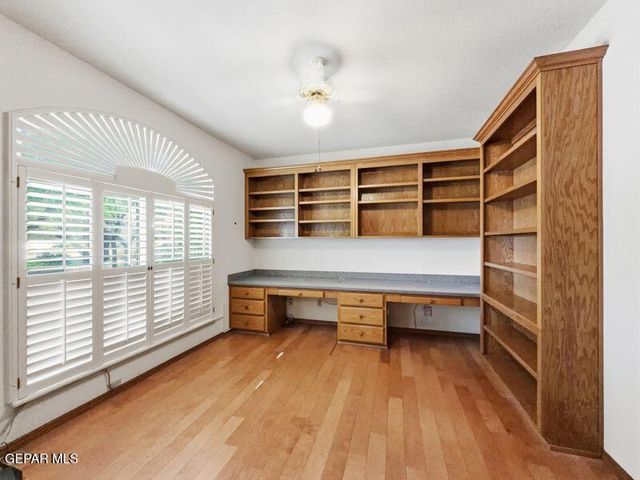 1092 THUNDERBIRD Drive, El Paso, TX 79912