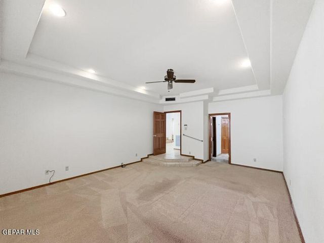 1092 THUNDERBIRD Drive, El Paso, TX 79912
