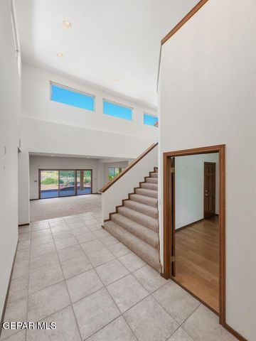 1092 THUNDERBIRD Drive, El Paso, TX 79912