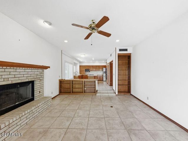 1092 THUNDERBIRD Drive, El Paso, TX 79912