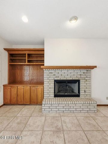 1092 THUNDERBIRD Drive, El Paso, TX 79912