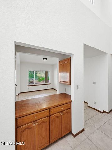 1092 THUNDERBIRD Drive, El Paso, TX 79912