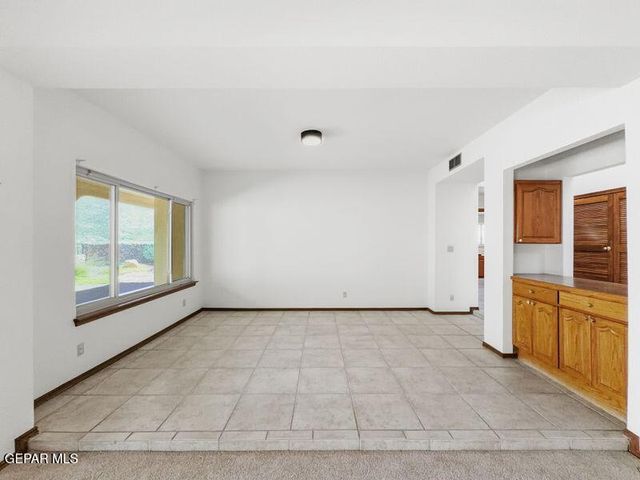 1092 THUNDERBIRD Drive, El Paso, TX 79912