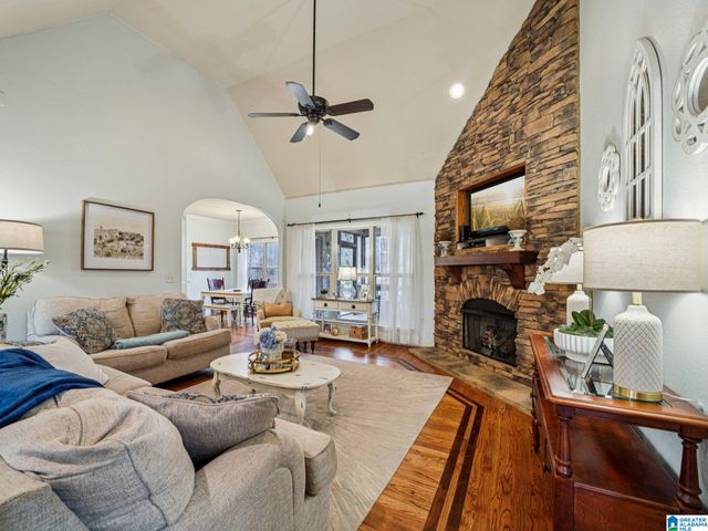 120 FLAGSTONE DRIVE, Chelsea, AL 35043