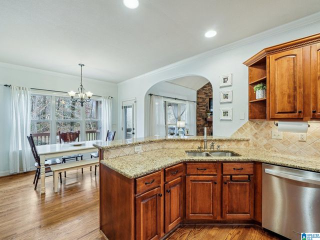 120 FLAGSTONE DRIVE, Chelsea, AL 35043