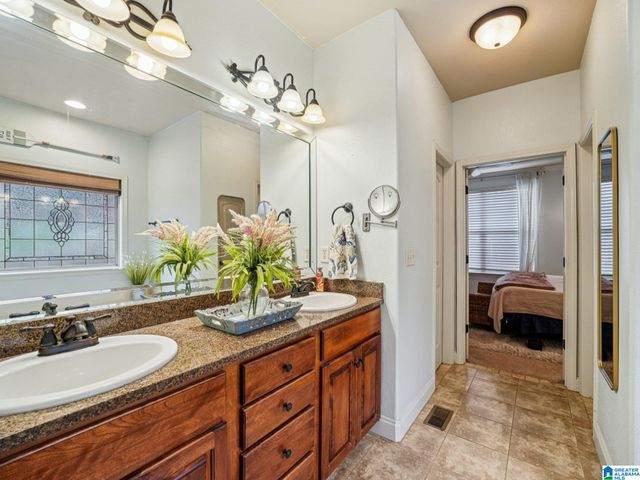 120 FLAGSTONE DRIVE, Chelsea, AL 35043