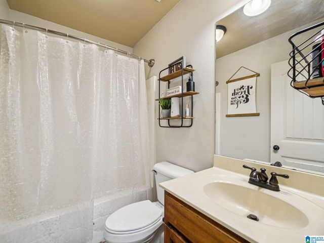 120 FLAGSTONE DRIVE, Chelsea, AL 35043