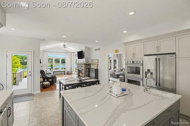 10654 W Braemar, Holly, MI 48442