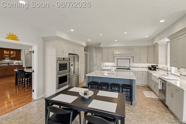 10654 W Braemar, Holly, MI 48442